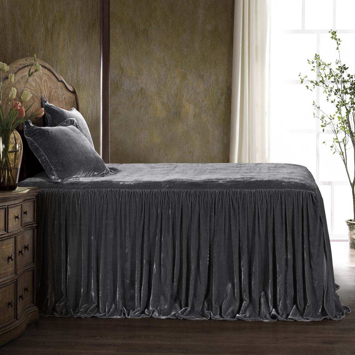 Azure Gray Velvet Bed Set - Queen