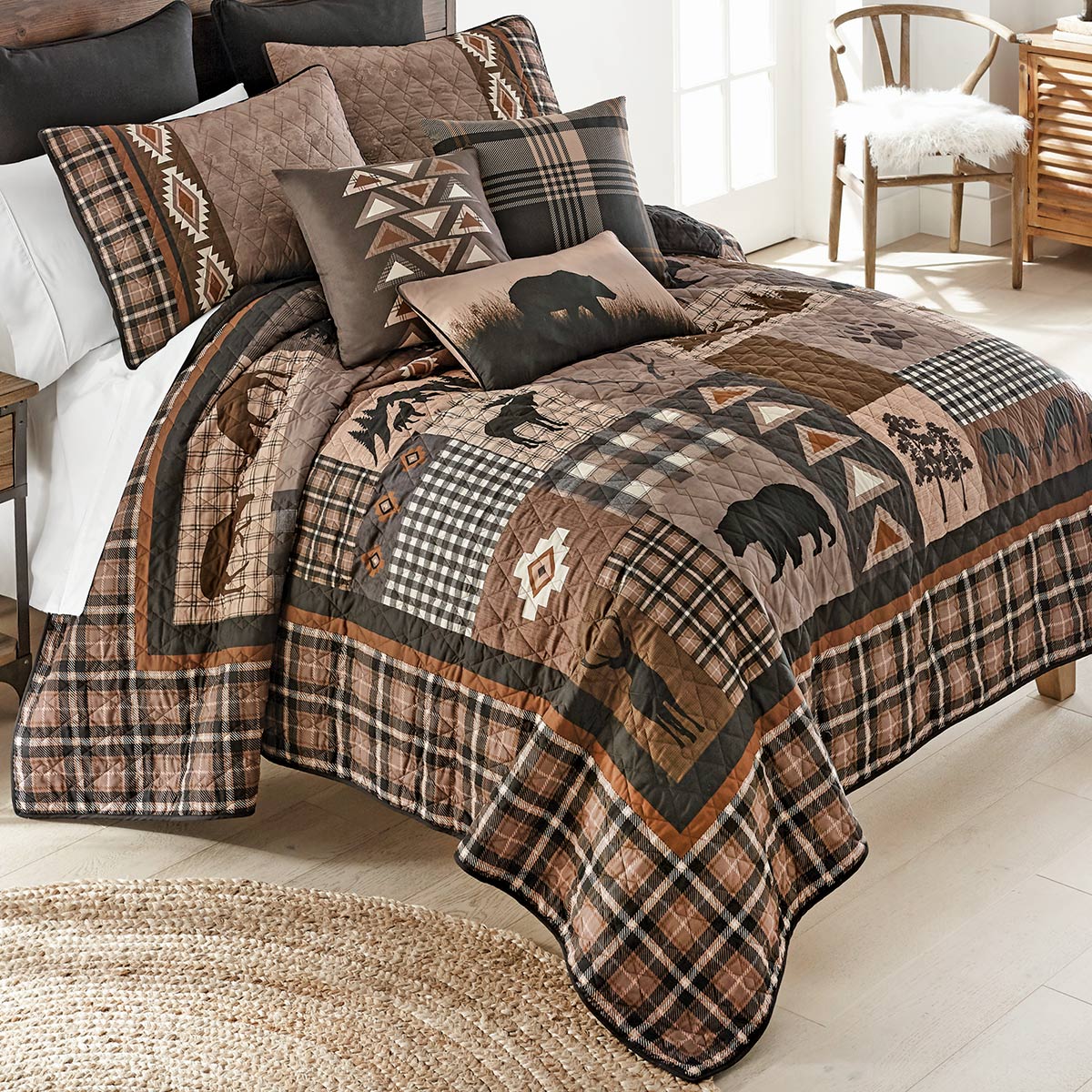 Mountain Shadow Lodge Quilt Bed Set - Queen