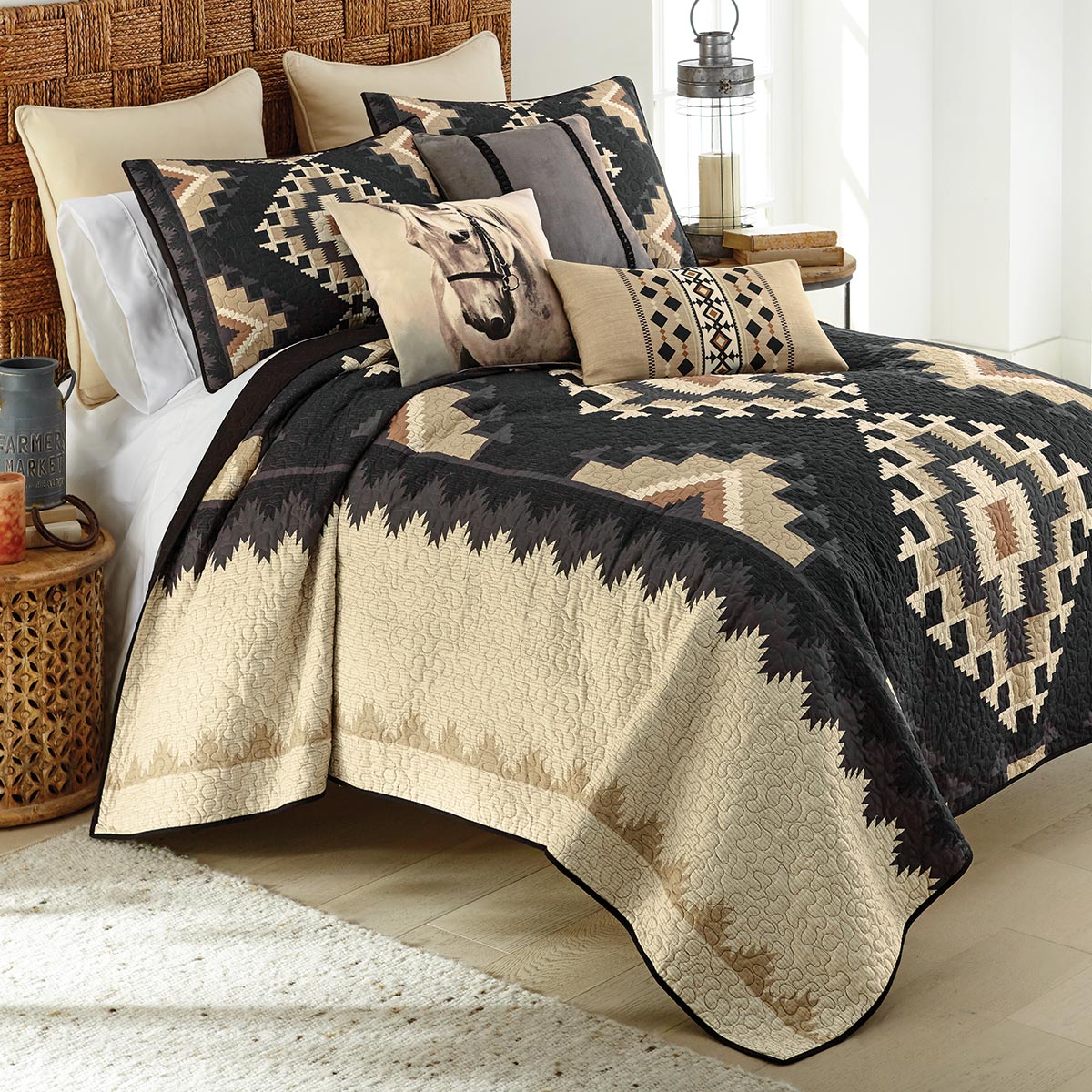 Midnight Mesa Quilt Bed Set - Queen