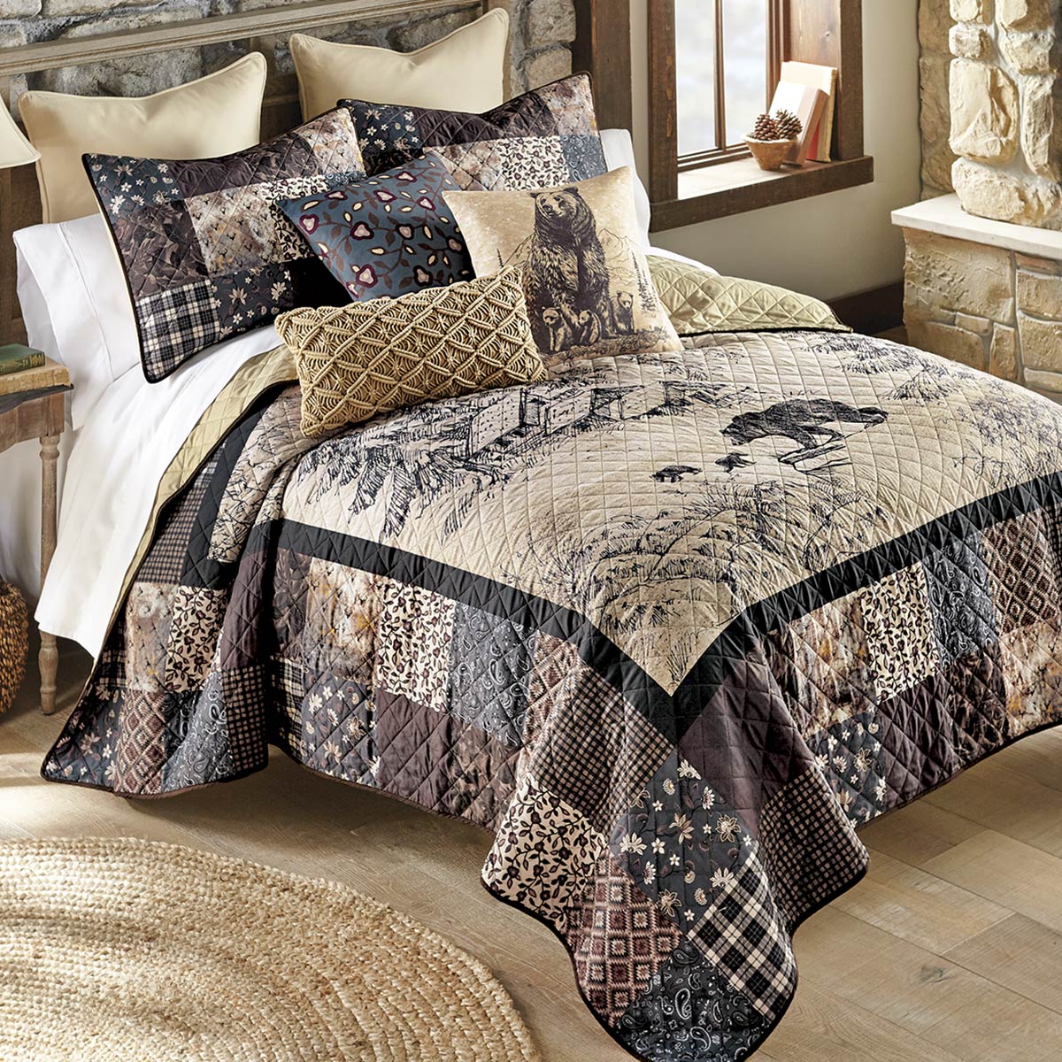 Bear Chalet Quilt Bed Set - Queen - CLEARANCE
