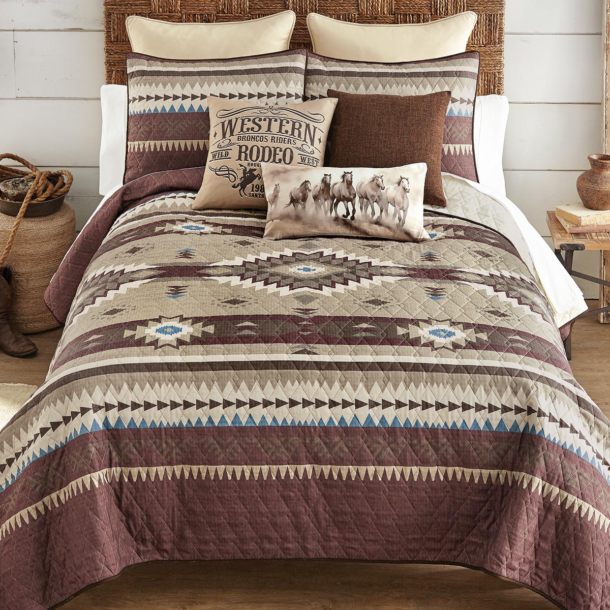 Sierra Mesa Quilt Bed Set - Queen - CLEARANCE