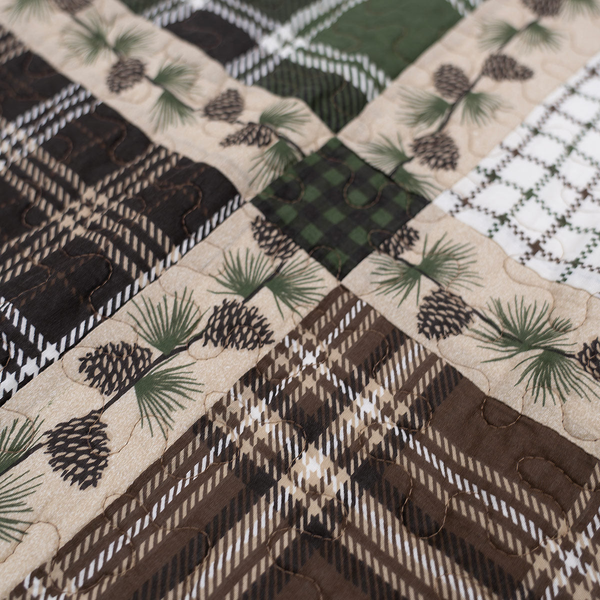 Pine & Plaid Patches Quilt Set - Twin