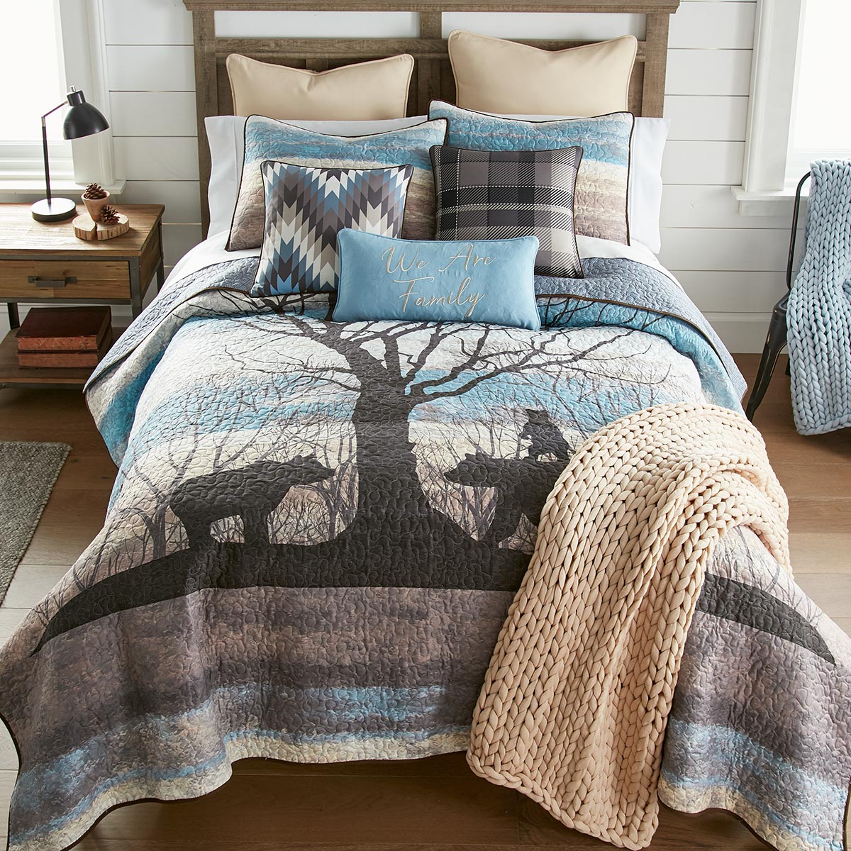 Bear Horizon Quilt Bed Set - King