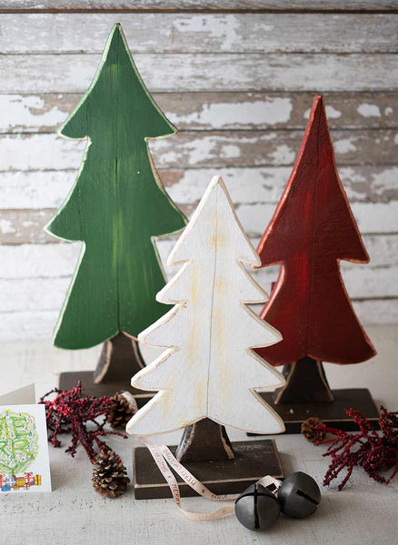 Lodge Christmas Sculptures & Figurines