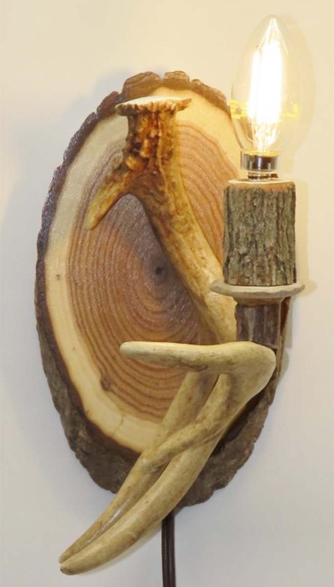 Whitetail on Wood Single Sconce - OVERSTOCK