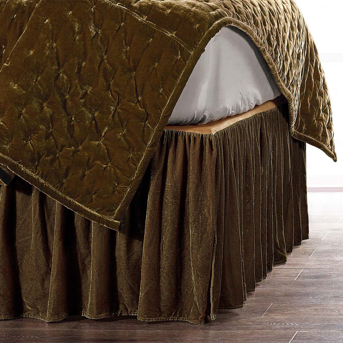 Leafy Green Velvet Bedskirt - King