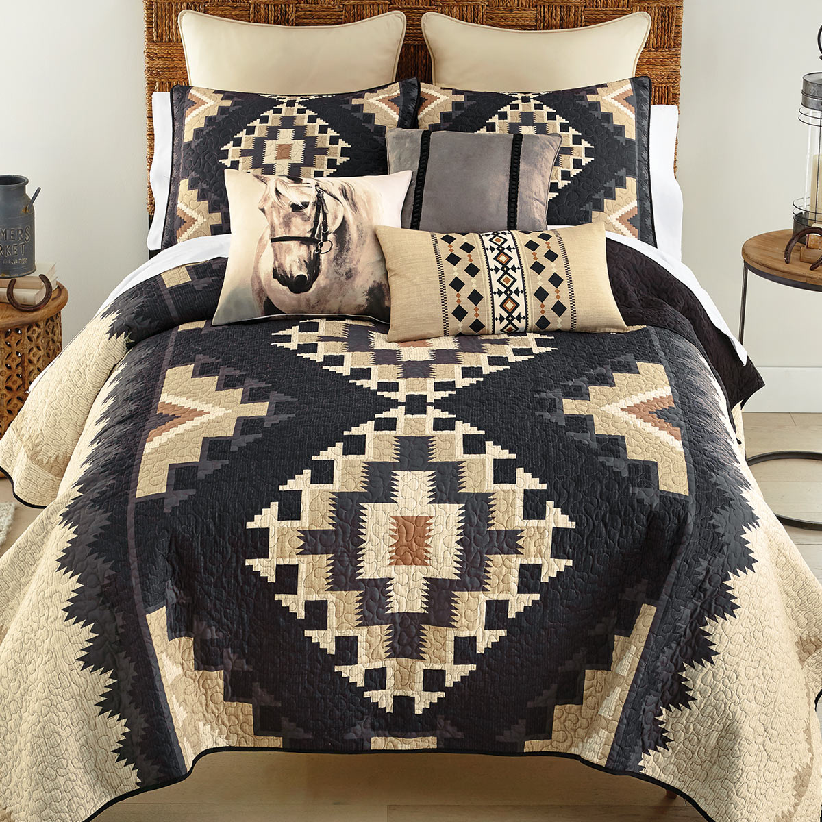 Midnight Mesa Quilt Bed Set - Queen - OUT OF STOCK UNTIL 10/15/2026