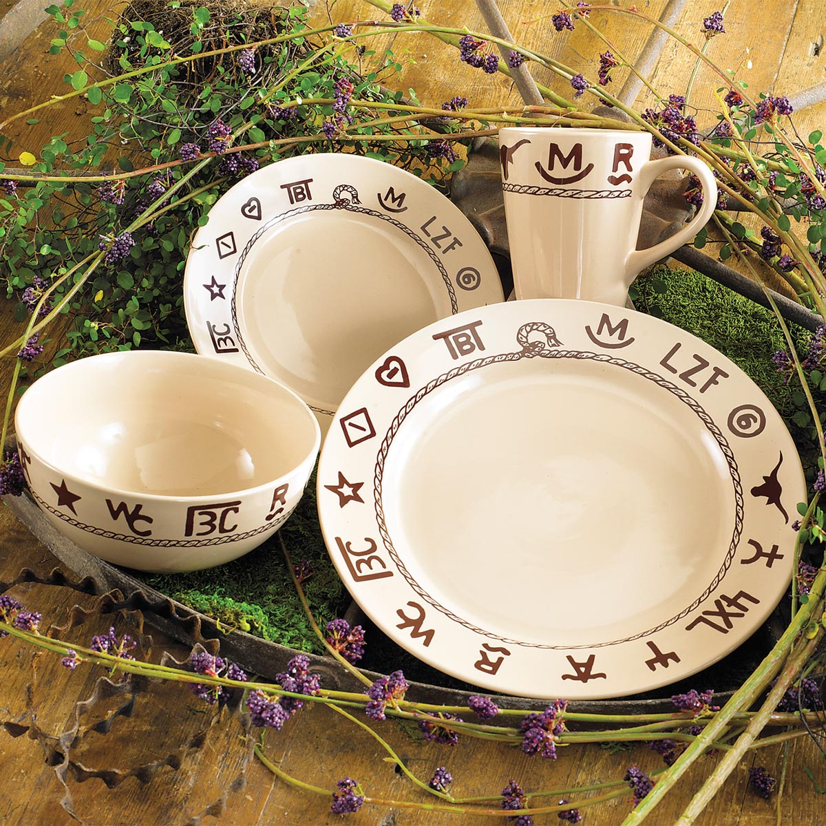 Branded Dinnerware Set (16 pcs)
