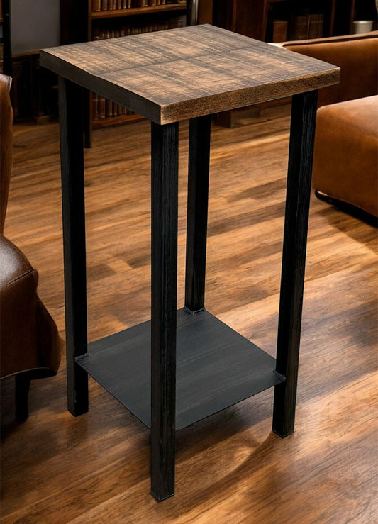 Grizzly Den Drink Table
