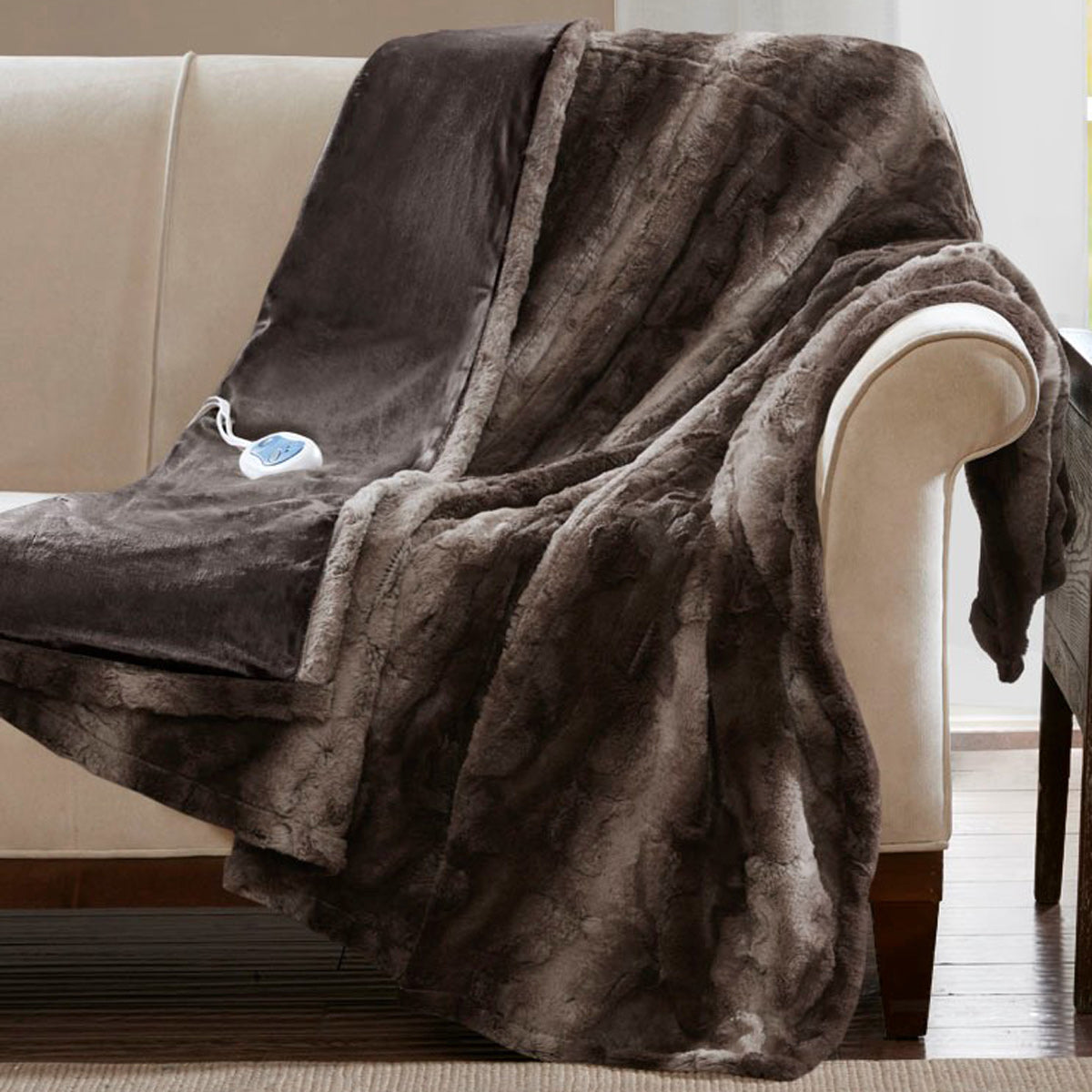 North Bend Oversized Heated Throw - Chocolate