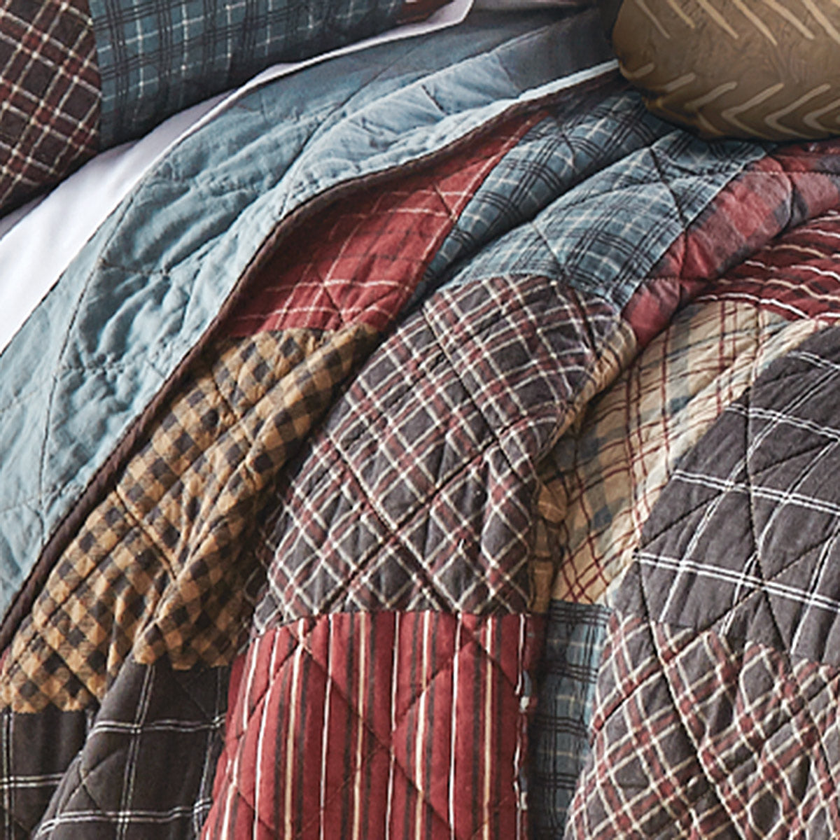 Log Cabin Plaid Throw