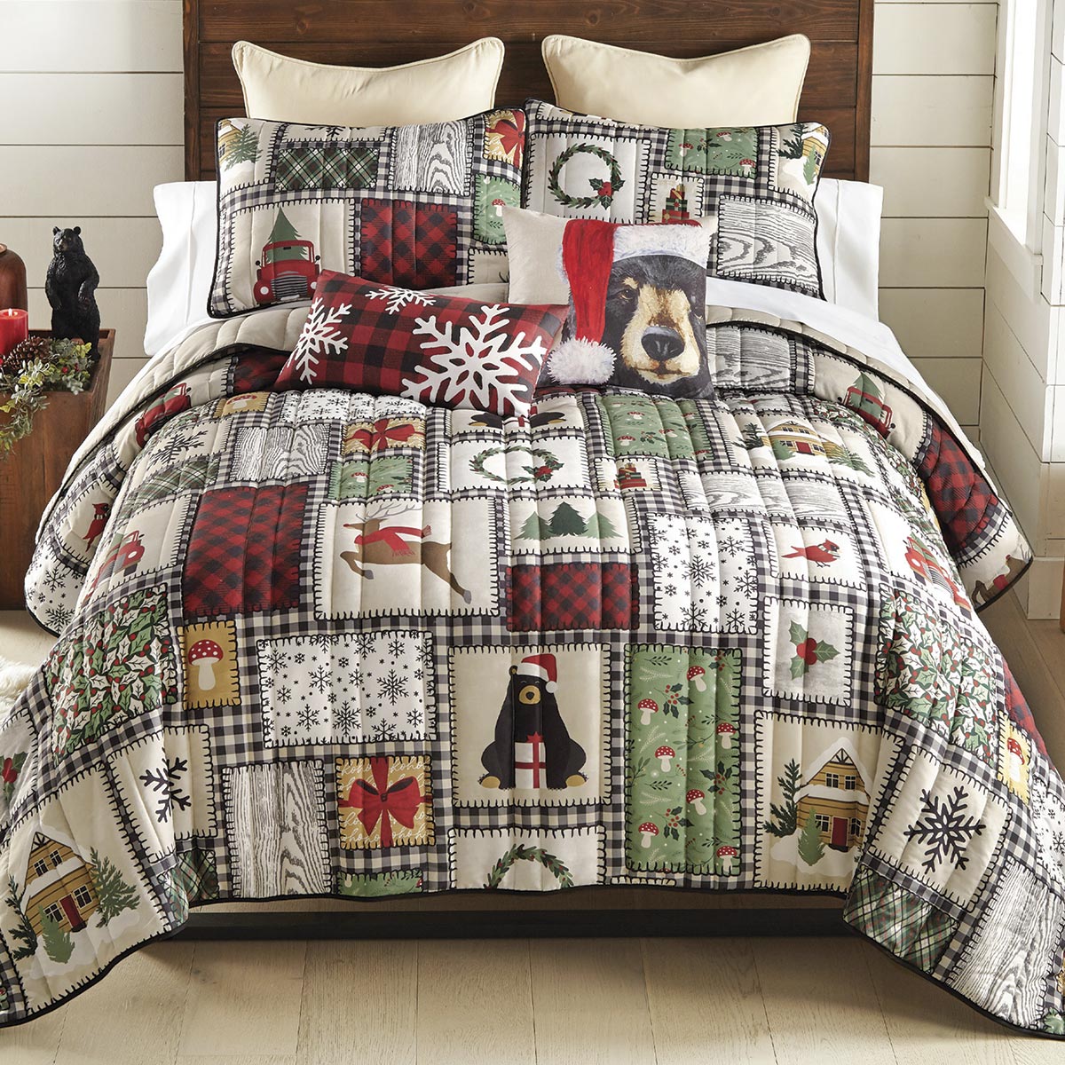 Holiday Cabin Quilt Bed Set - Queen