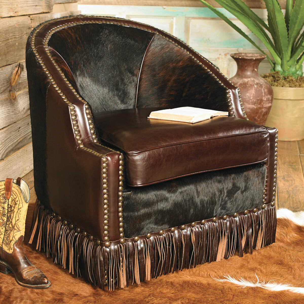 Houston Cowhide Leather Chair Black Forest Decor
