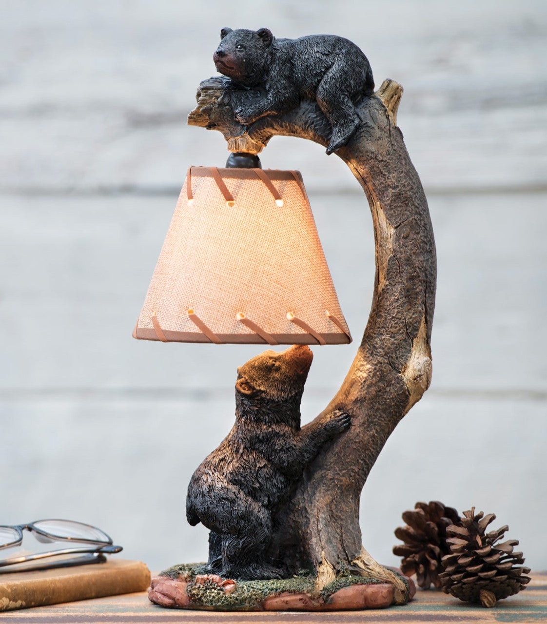Ruby BlackCerberus&Ratty Bear2点セット Tree Climbing Bears Accent Lamp | Black Forest Decor