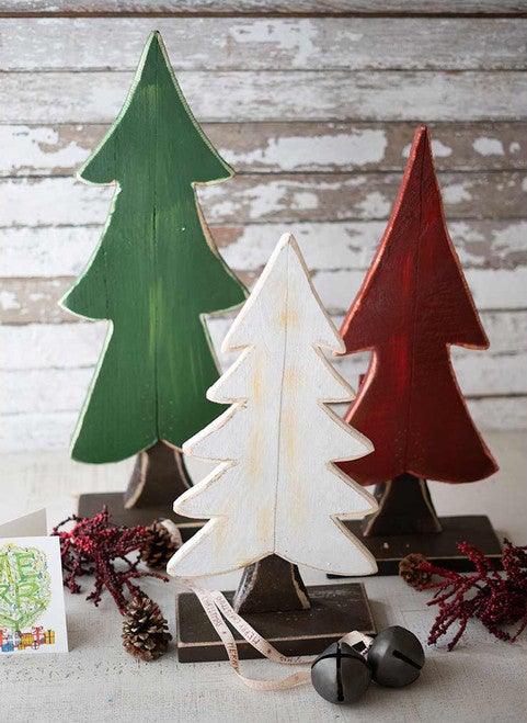 Lodge Christmas Sculptures & Figurines