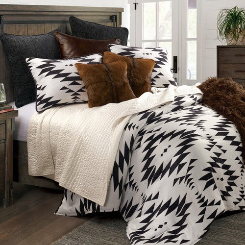 White Satin Quilt - Full/Queen - OVERSTOCK