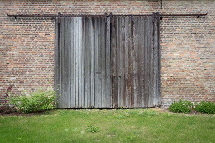 Using Barn Door Sliders as a Rustic Decorating Idea